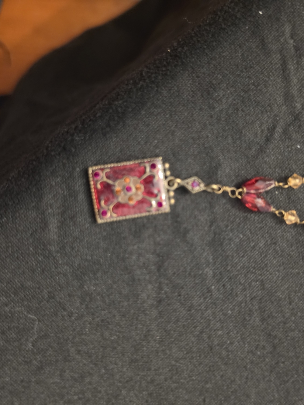 Vintage-Style Floral Pendant Necklace in Deep Red by - Picture 2 of 2